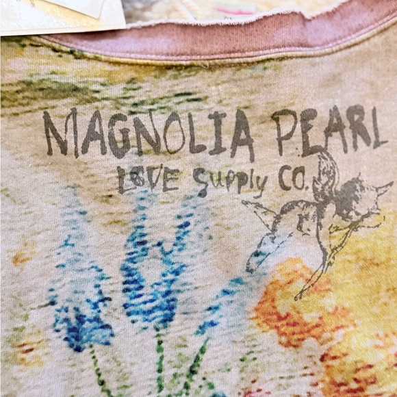 Magnolia Pearl Dama Dama Hermosa Sweatshirt - Picture 5 of 10